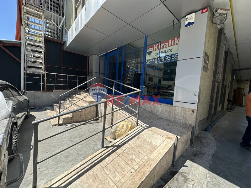 FLORYA AYDIN ÜNIVERSITESI DÜZ GİRİŞ KİRALIK DÜKKAN DEPOLU 270M2