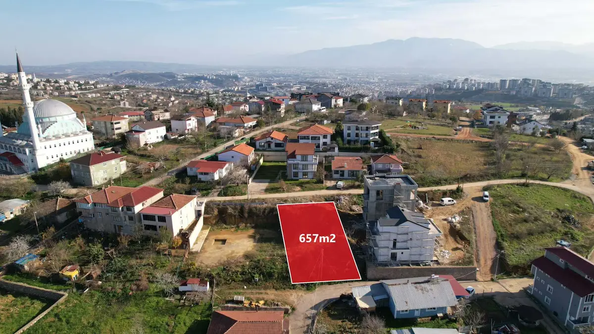 İZMİT KABAOĞLUNDA SATILIK 657 M2 ARSA