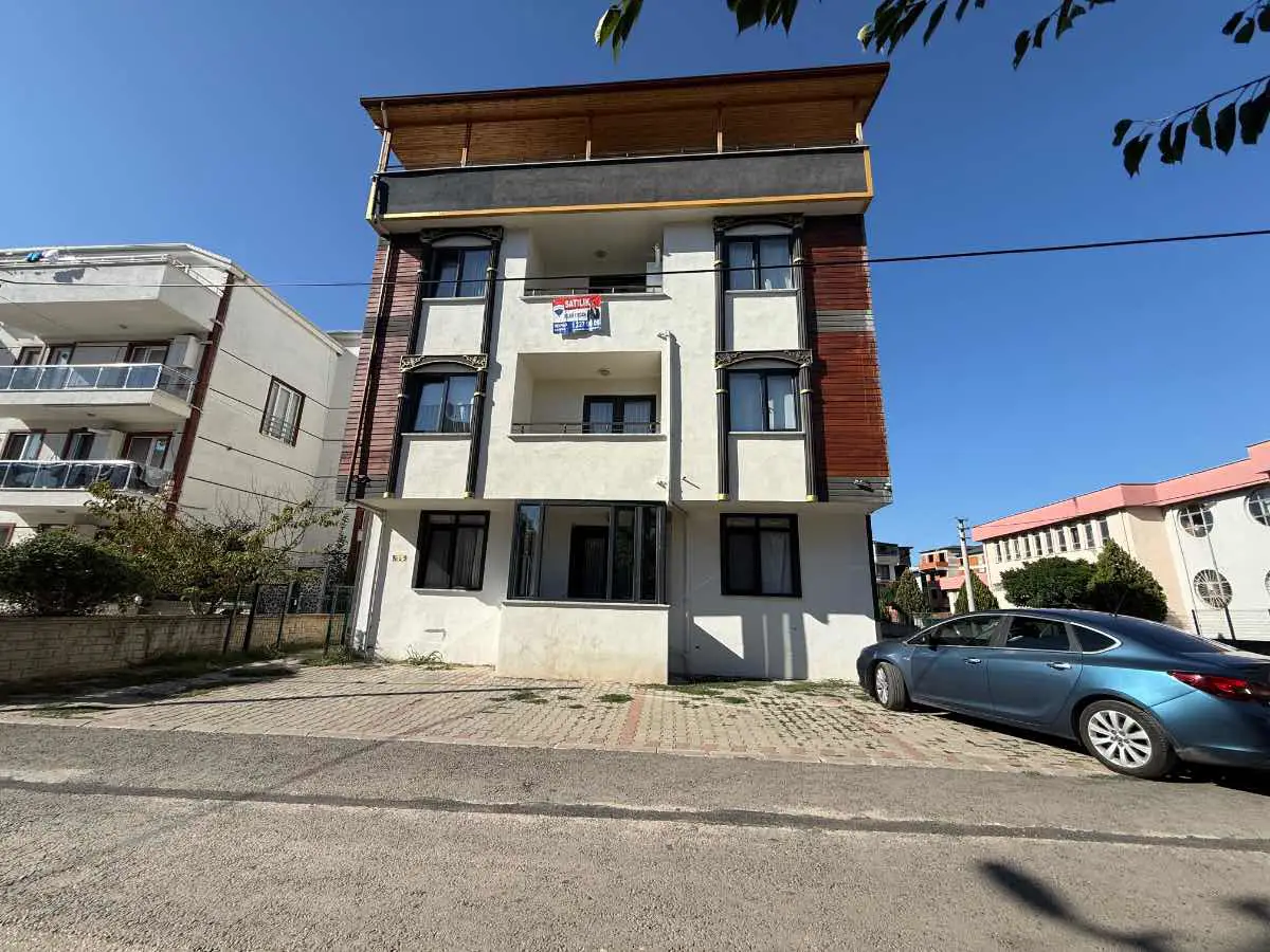 DİLEK ERCAN REMAXÇAKRA GÖLCÜK KARAKÖPRÜ SATILIK 3+1 ÇATI DUBLEKS