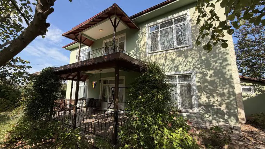 KOCAELİ MAŞUKİYE’DE 820M2 ARSA PAYLI SİTE İÇİ 4+1 VİLLA