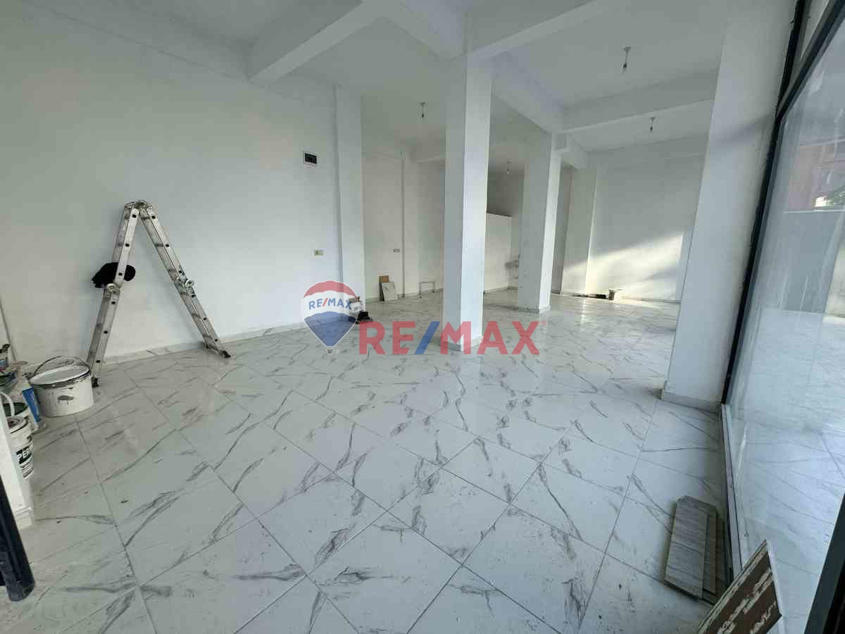 ÇAYIROVA MAH. ÇAYIROVA ORTAOKULU KARŞISI E-5 YÜRÜME MESAFESİNDE KİRALIK DÜKKAN