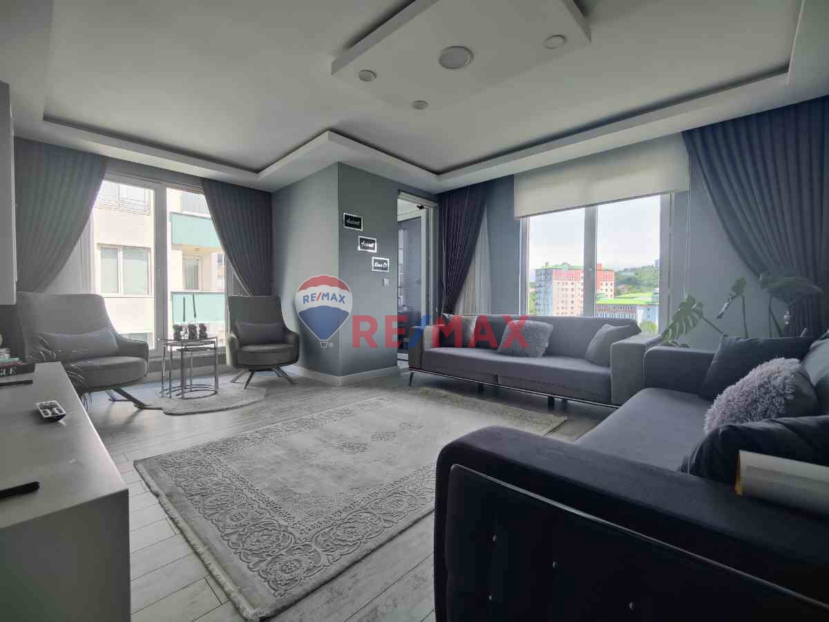 ARSİN YEŞİLYALI SAHİL YOLU ÜZERİ SİTE İÇİ 3+1 ÖZEL YAPIM SATILIK