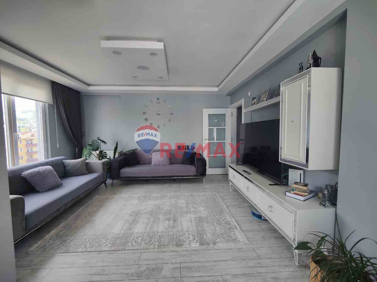 ARSİN YEŞİLYALI SAHİL YOLU ÜZERİ SİTE İÇİ 3+1 ÖZEL YAPIM SATILIK