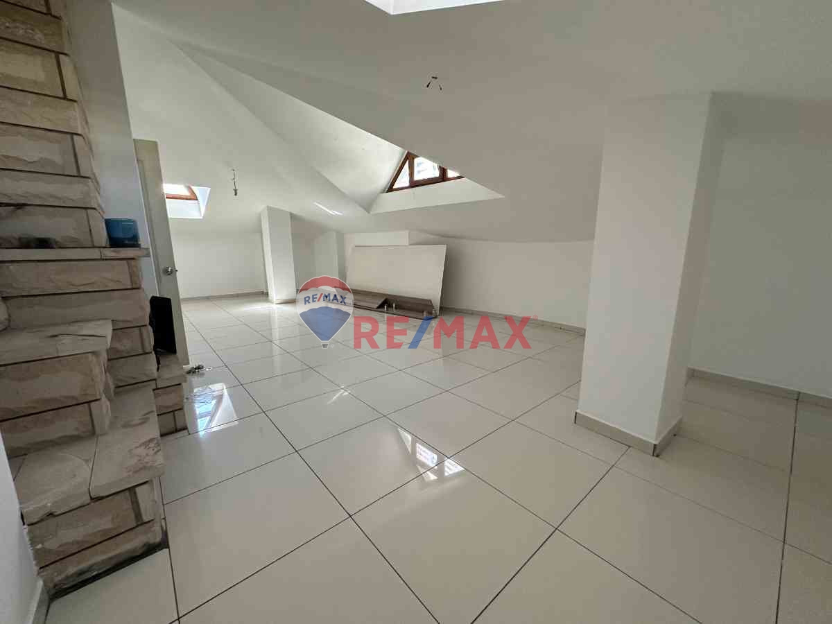 İÇERENKÖY KAYIŞDAĞI CADDESİ ALTI METRO YAKINI KİRALIK 4+1 OFİS