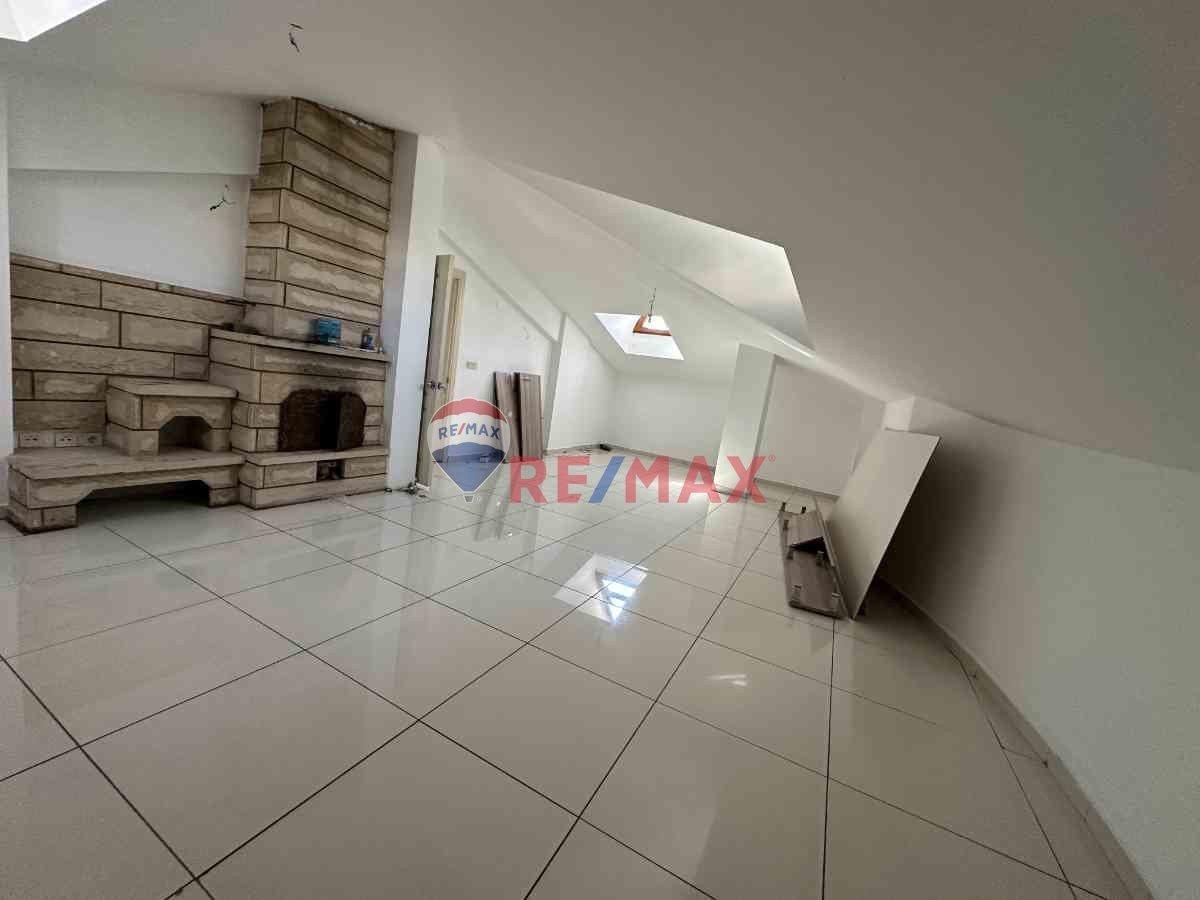 İÇERENKÖY KAYIŞDAĞI CADDESİ ALTI METRO YAKINI KİRALIK 4+1 OFİS