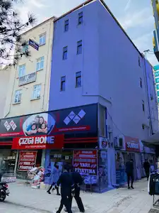 REMAX PARLA GAYRİMENKUL OFİSİNDEN KIRIKKALE MERKEZ ISTANBUL CADDESİNDE CADDEYE CEPHE 6 KATLISATILIK