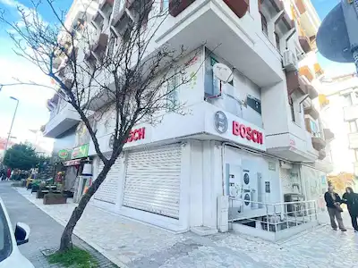 FERİT SELİMPAŞA CADDESİ CEPHELİ 165 M² SATILIK DÜKKAN