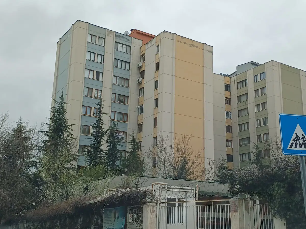 SEÇİL SİTESİ'NDE BOŞ 3+1 DAİRE