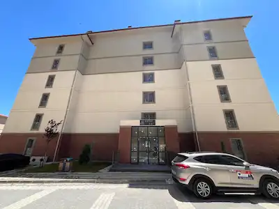 RE/MAX SELHATTİN'DEN MALTEPE TOKİ ATIŞ OKULUNDA 3+1 ARAKAT DAİRE