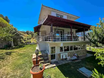 ALIÇETINKAYA'DA SATILIK DENIZE YÜRÜME MESAFESINDE TRIPLEX VILLA