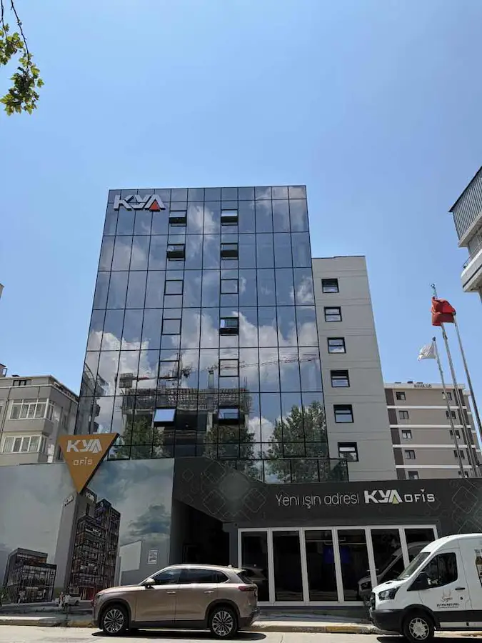AYDINLI YOLU CADDESİ ÜZERİNDE SATILIK PRESTİJLİ PLAZA OFİSİ