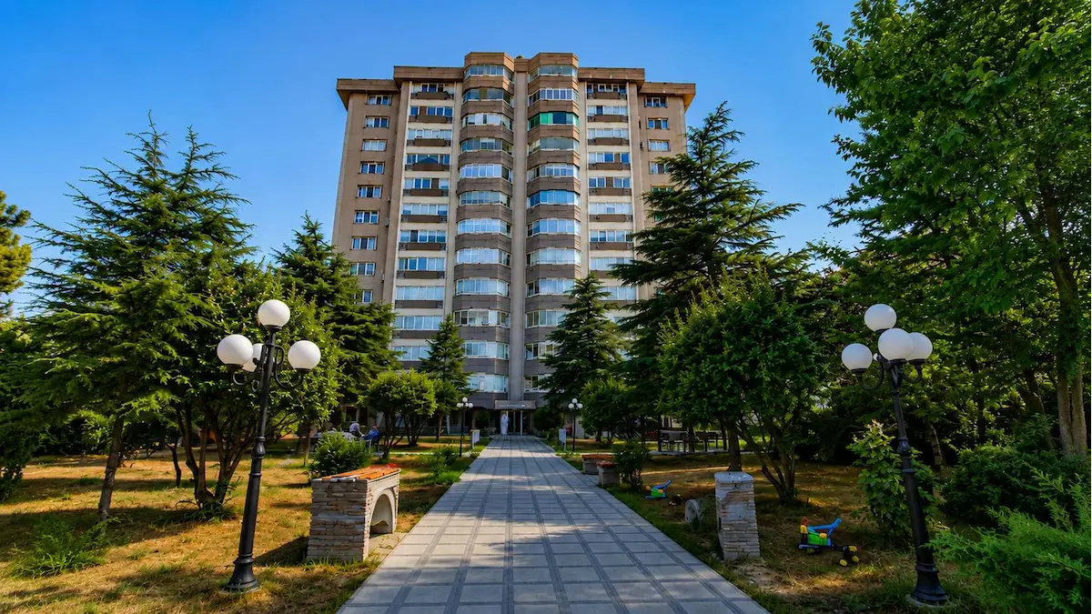 TURAN GÜNEŞ BULVARI'NDA PRESTİJLİ 3+1 KİRALIK DAİRE