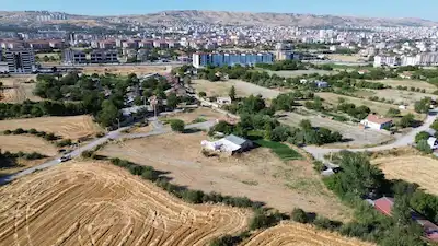 RE/MAX DEĞİŞİMDEN SÜRSÜRÜ MAHALLESİNDE SATILIK VİLLA ARSASI