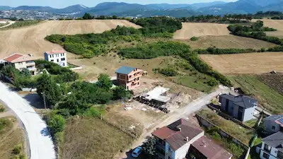 YALOVA TERMAL AKKÖY'DE 547 M2 %40 EMSAL SATILIK ARSA