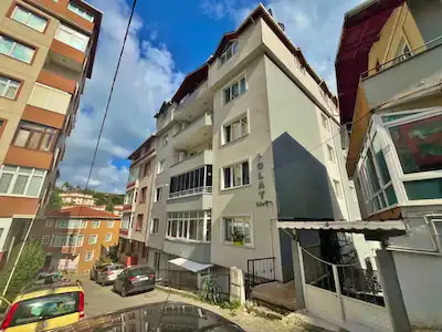 BAHÇEKÖY’DE ASANSÖRLÜ, FERAH VE KONFORLU 2+1 SATILIK DAİRE