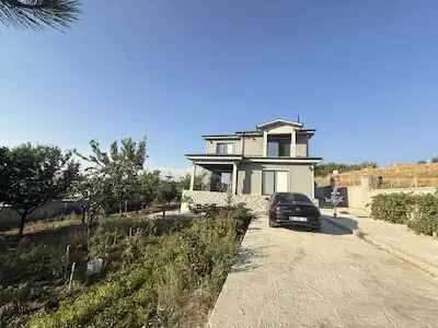 🏡 ALTINOVA GİCİK’TE 700 M² ARSA İÇERİSİNDE 4+1 LÜKS 2 KATLI SATILIK VİLLA