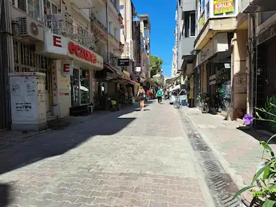 KARŞIYAKA DONANMACI  SATILIK 3+1 DAİRE