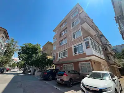 KURTULUŞ DEDE EFENDİ SOKAK'TA KİRALIK 2+1 DAİRE