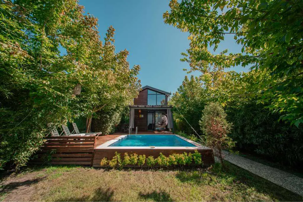 KIRKPINARDA BIR YIL AMORTISMANLI RUHSATLI BUNGALOV TESISI