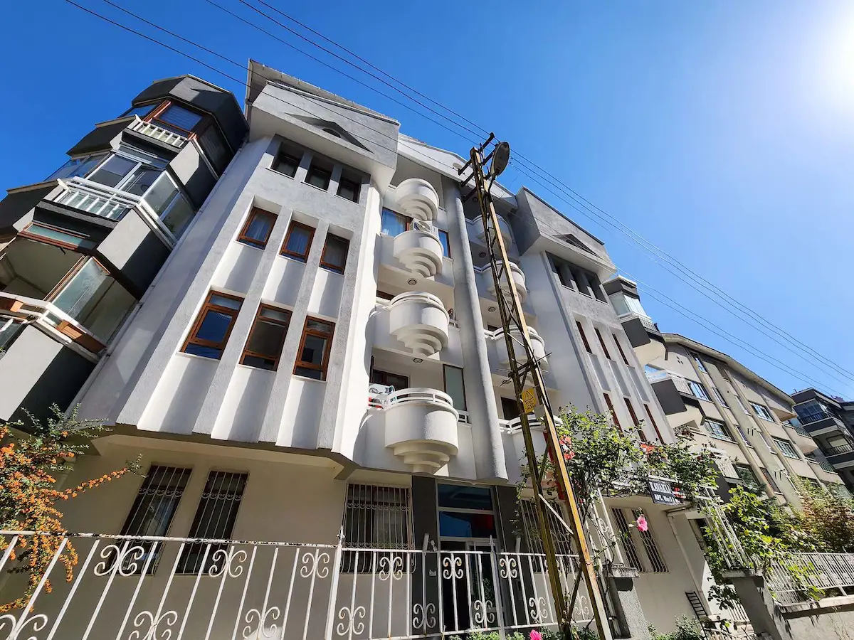 ÇANKAYA İLKBAHAR MAHALLESİNDE GENİŞ 4+1 SATILIK DUBLEKS