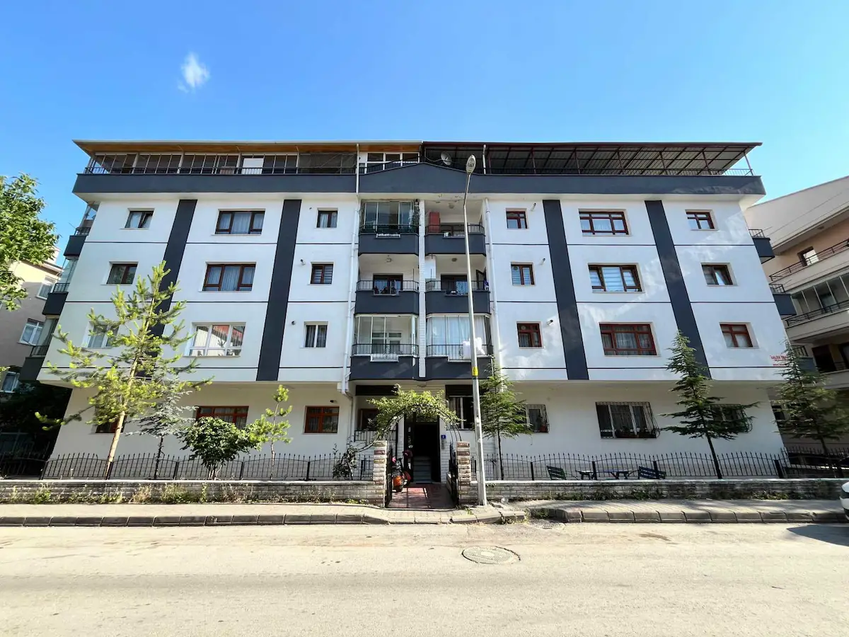 TÜRKÖZÜ'NDE CADDE YAKINI 4+1 DUBLEKS KİRALIK DAİRE