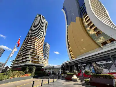 İSTMARİNA DA DENİZ MANZARALI GENİŞ TERASLI KDV Lİ 3,5+1 DAİRE
