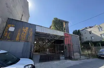 ALEMDAĞ CADDESI ÜZERINDE ÇOK AMAÇLI DÜKKAN VE ARSASISÜLEY