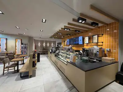 ÜSKÜDAR NEVÇARŞI’DA ANA CADDE ÜZERİNDE MİKEL CAFE DEVREN