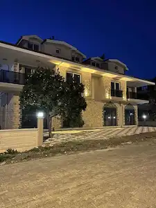 KÖYCEĞİZİN EN GÜZEL BİNASINDA DUBLEKS 2+1