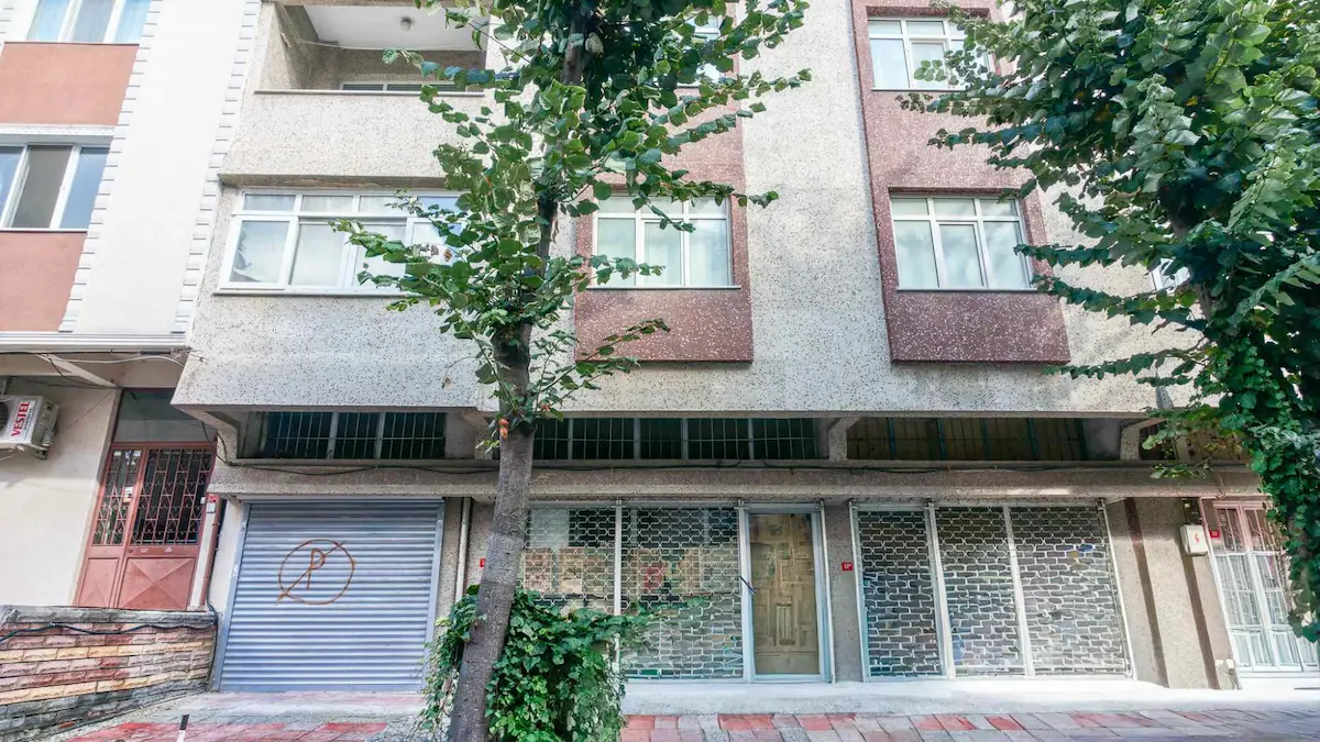 AVCILAR GÜMÜŞPALA MAHALLESİ'NDE SATILIK DÜKKAN-MAĞAZA