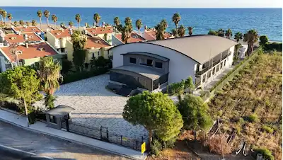 MERSİN BOZYAZI'DA DENİZE SIFIR,HAVUZLU APART OTEL-FIRSAT YATIRIM