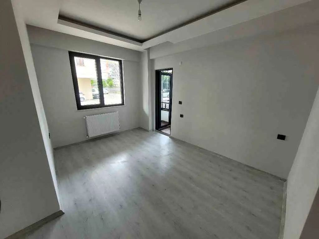ATAKUM FİNAL OKULLARININ ARKA SOKAĞINDA SATILIK 2+0 CAM BALKONLU  KİRACILI SATILIK DAİRE