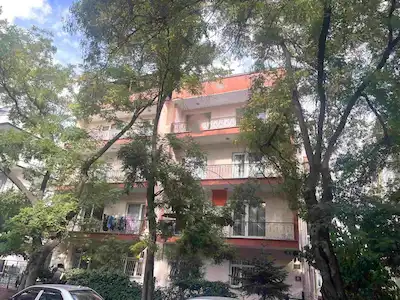 ÇANKAYA BAHÇELİEVLER MUAMMER AKSOY’DA KOMPLE YENİLENMİŞ KİRALIK 1+1