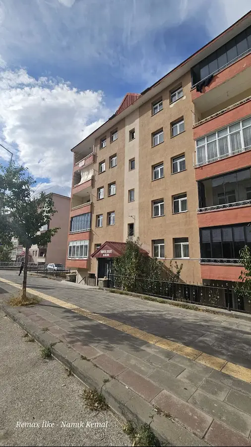 REMAX İLKE'DEN YILDIZKENT'TE 3+1 SATILIK DAİRE