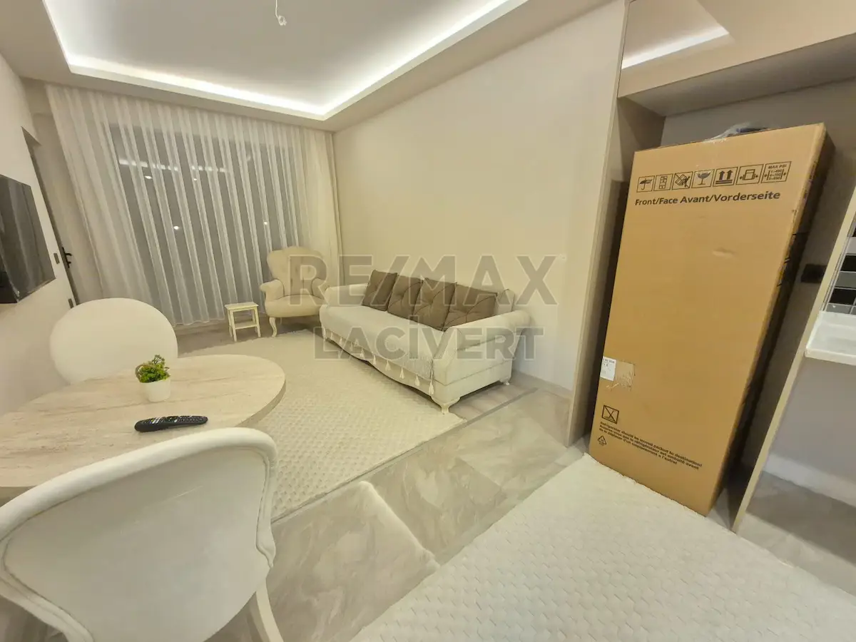 RE/MAX LACIVERT'TEN DADAŞKENT'TE LÜKS EŞYALI KIRALIK 1+1 DAIRELER