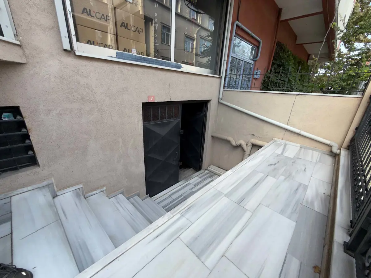 AVCILAR FİRUZKÖY'DE 264 M2 KİRALIK DEPO - REMAX KAYA 2