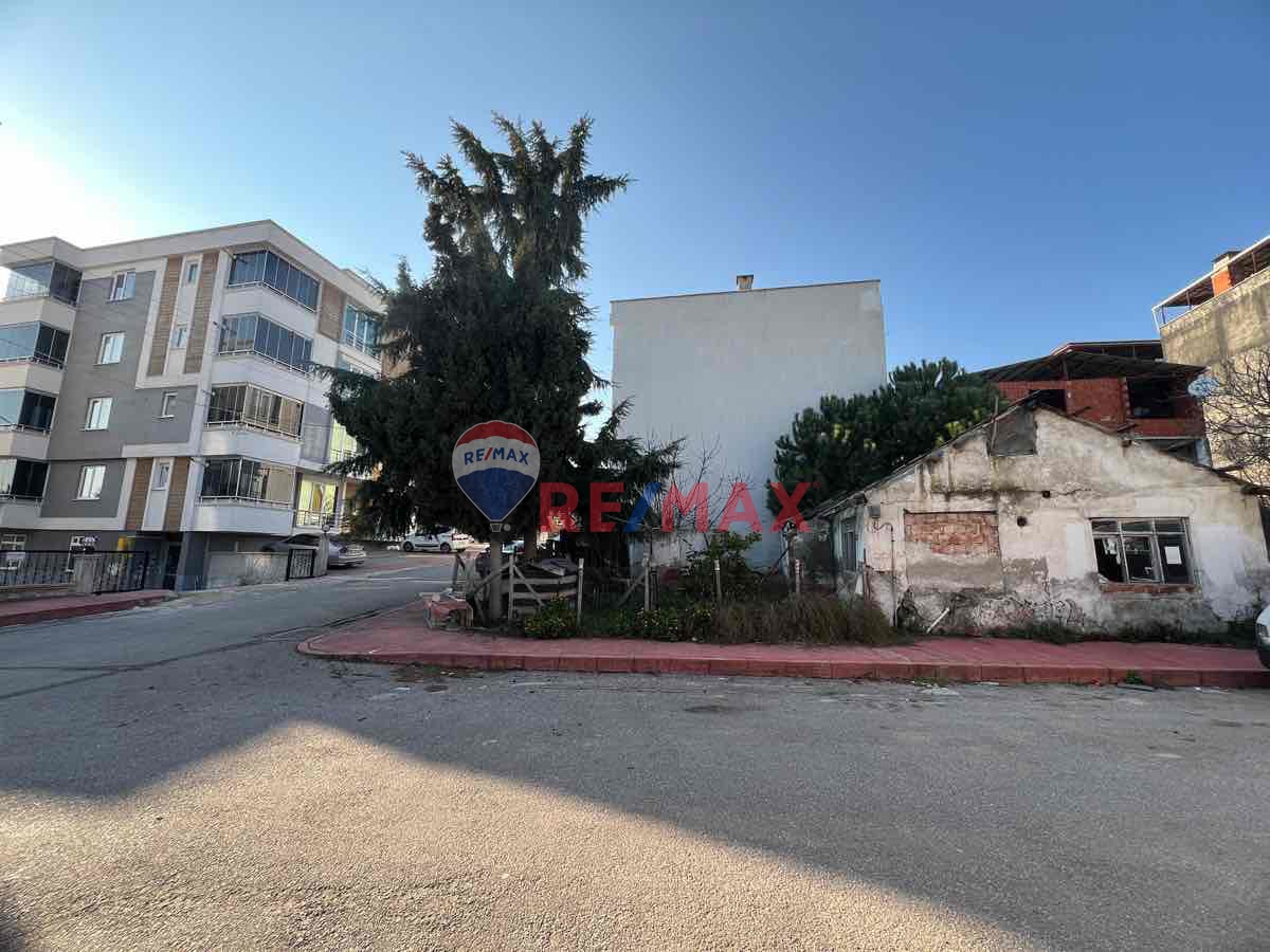 İLKADIMDAKAT KARŞILIĞI ARSA 2 + 1 DÖRT KATA İMARLI 8 DAIRE 