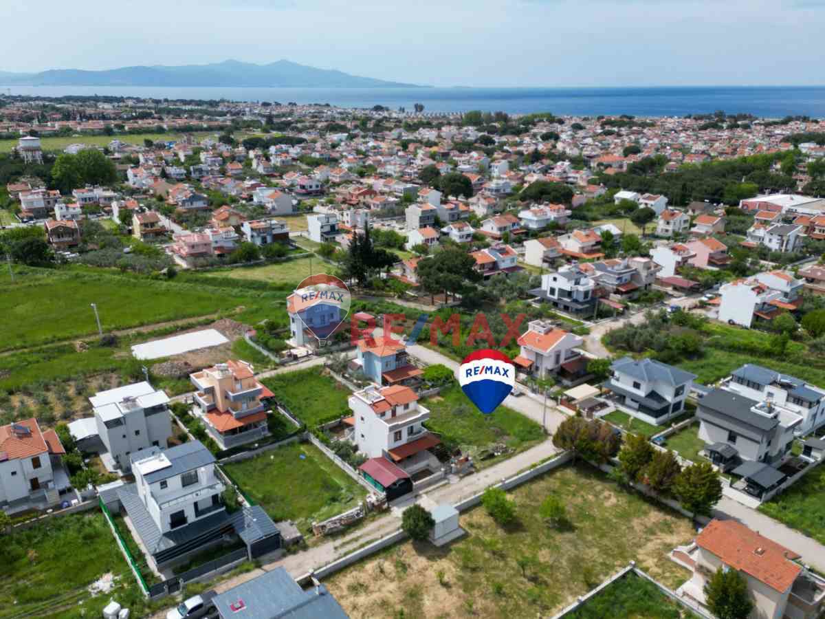 DİKİLİ SALİHLER'DE 318 M² KÖŞE PARSEL 