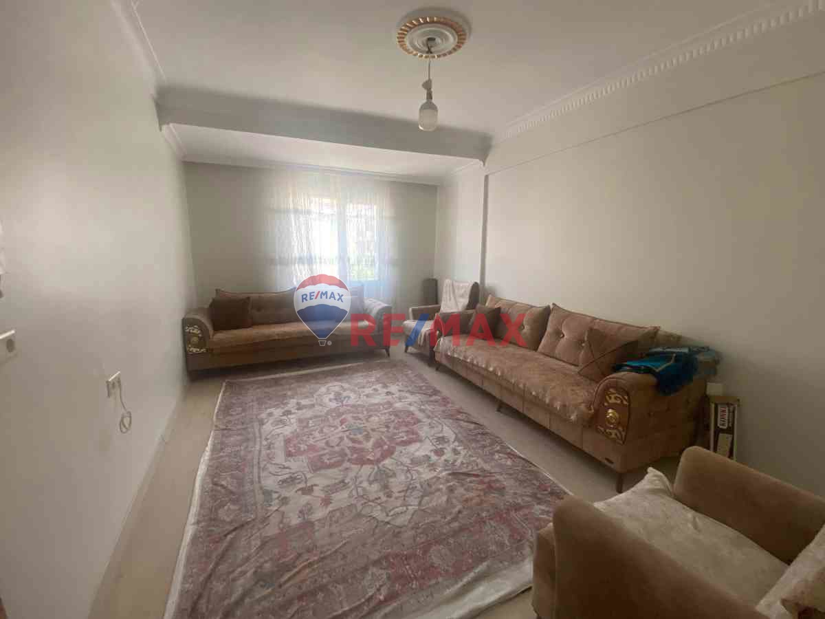 ESENYURT SELAHATTİN EYYUBİ MAHALLESI'NDE 3+1 DAIRE