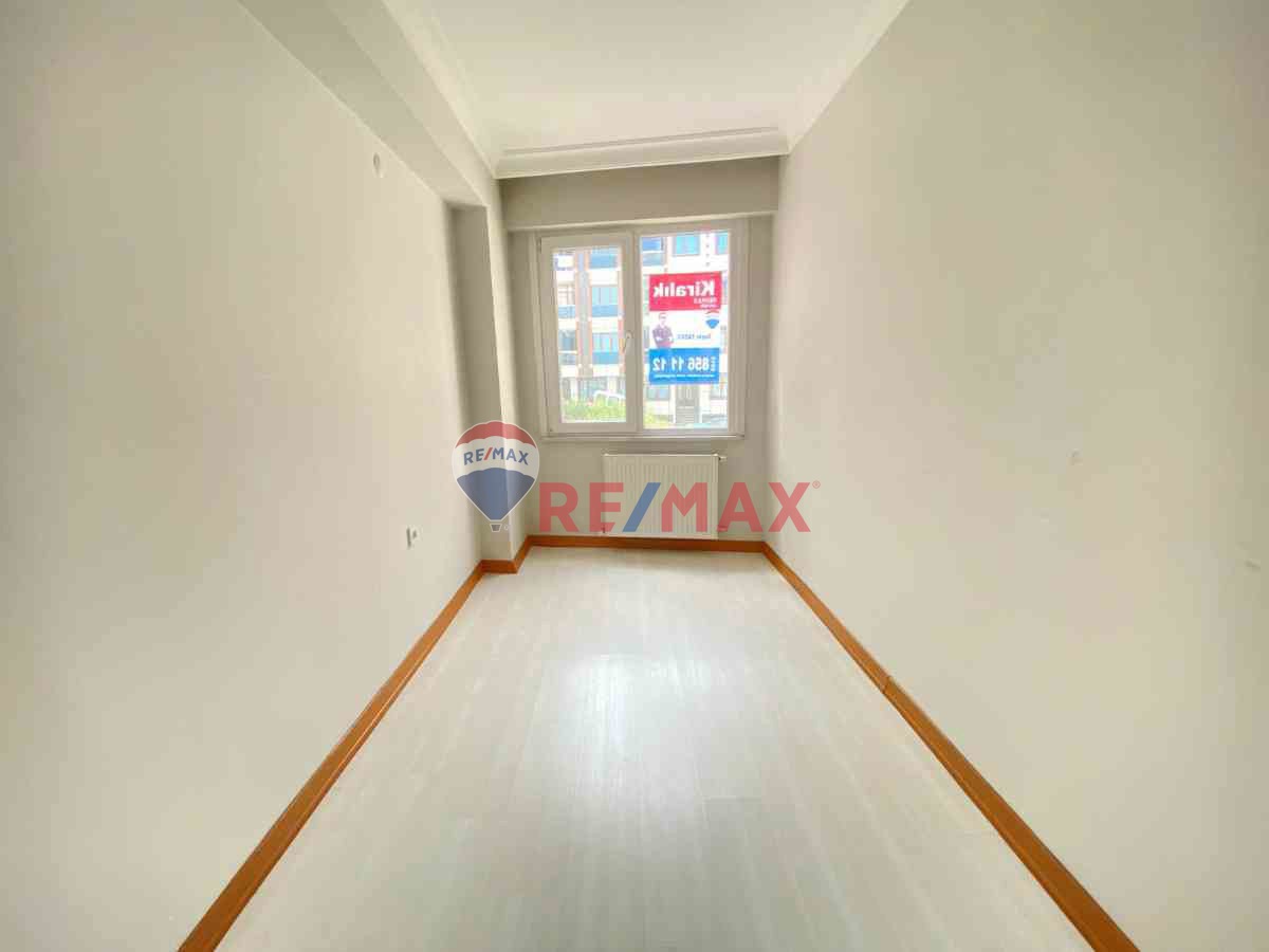 ESENYURT, PİRİREİS MAHALLESİ KİRALIK FERAH 2+1 DAİRE 