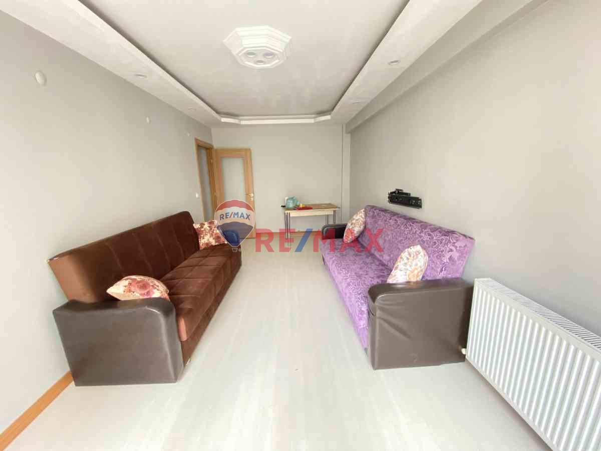 ESENYURT, PİRİREİS MAHALLESİ KİRALIK FERAH 2+1 DAİRE 