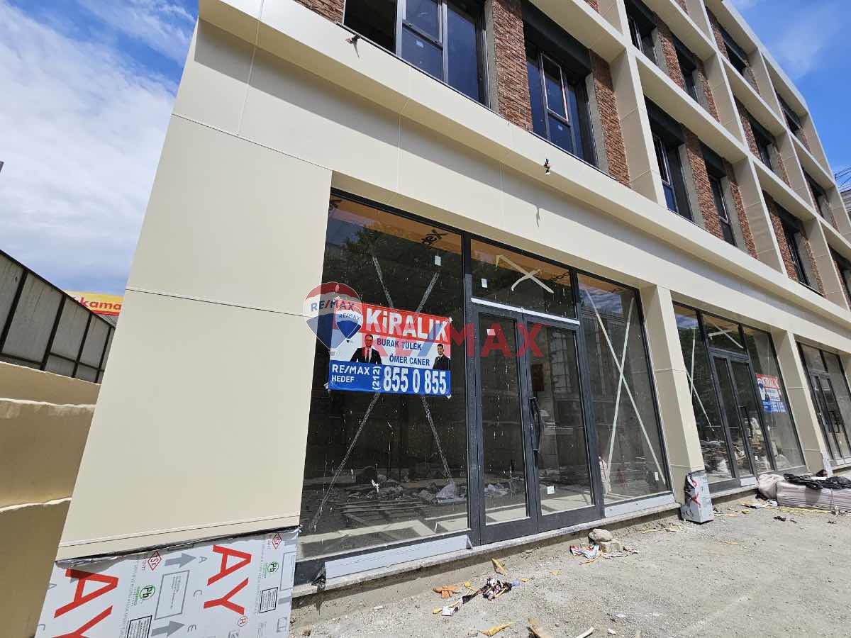 BEYLİKDÜZÜ İŞLEK CADDE ÜZERİ KİRALIK 159M2 SIFIR DÜKKAN MAĞAZA