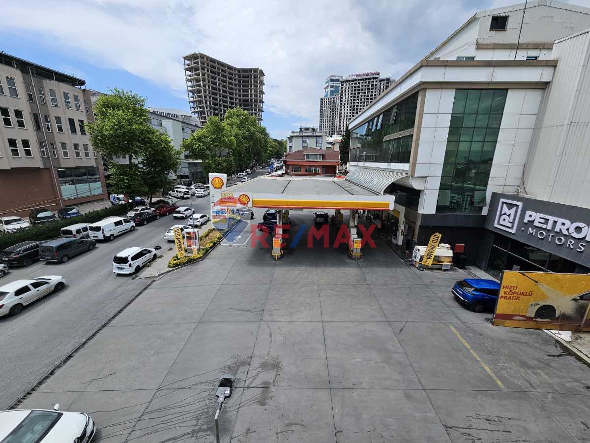 BEYLİKDÜZÜ İŞLEK CADDE ÜZERİ KİRALIK 159M2 SIFIR DÜKKAN MAĞAZA