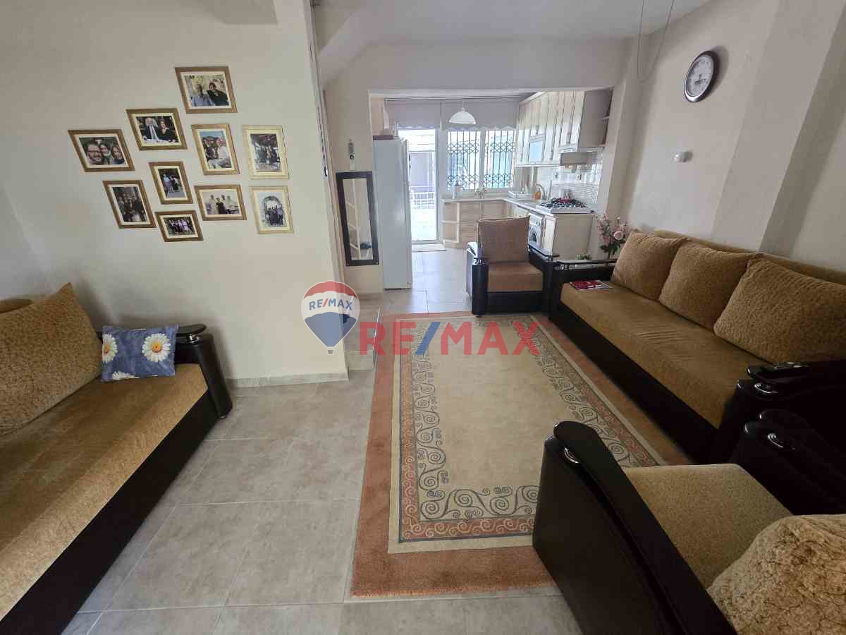 KUŞADASI DENIZE YAKIN KONUMDA SATILIK YAZLIK 