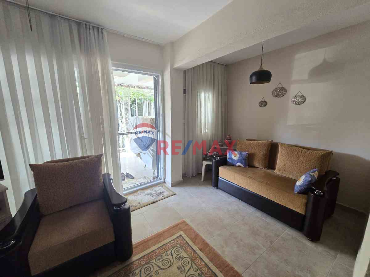 KUŞADASI DENIZE YAKIN KONUMDA SATILIK YAZLIK 