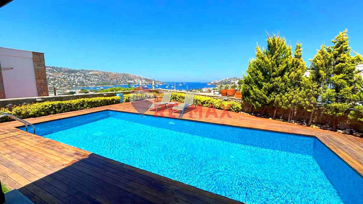 GÜNDOĞAN TAM MÜSTAKİL DENİZ MANZARALI VİLLA