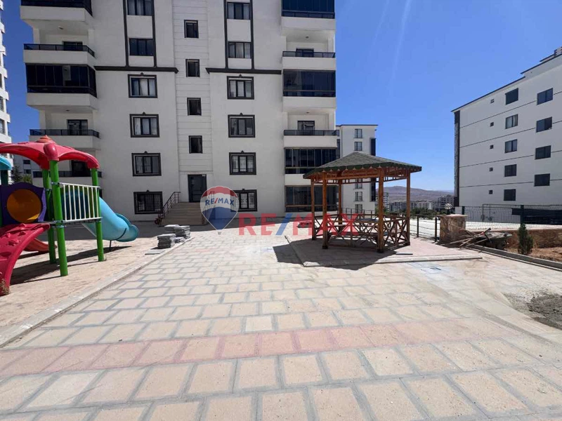 RE/MAX DOĞU'DAN ÇAYDAÇIRA'DA SATILIK 3+1 SATILIK DAİRE