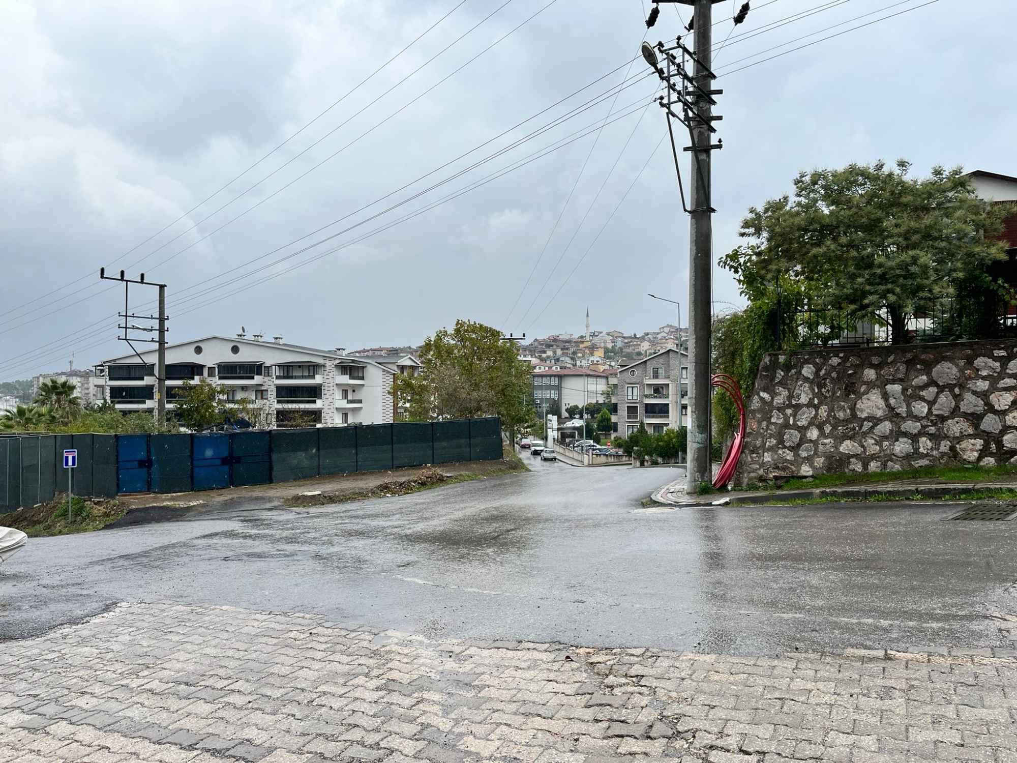 RE/MAX ÇAKRA' DAN ATATÜRK MAHALLESI ÖZMERCAN SITESINDE KIRALIK