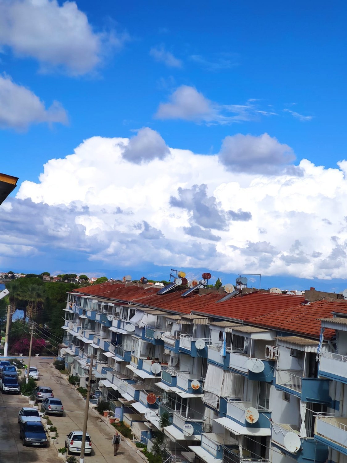 MAVİŞEHİR'DE EŞYALI KİRALIK 2+1 DAİRE