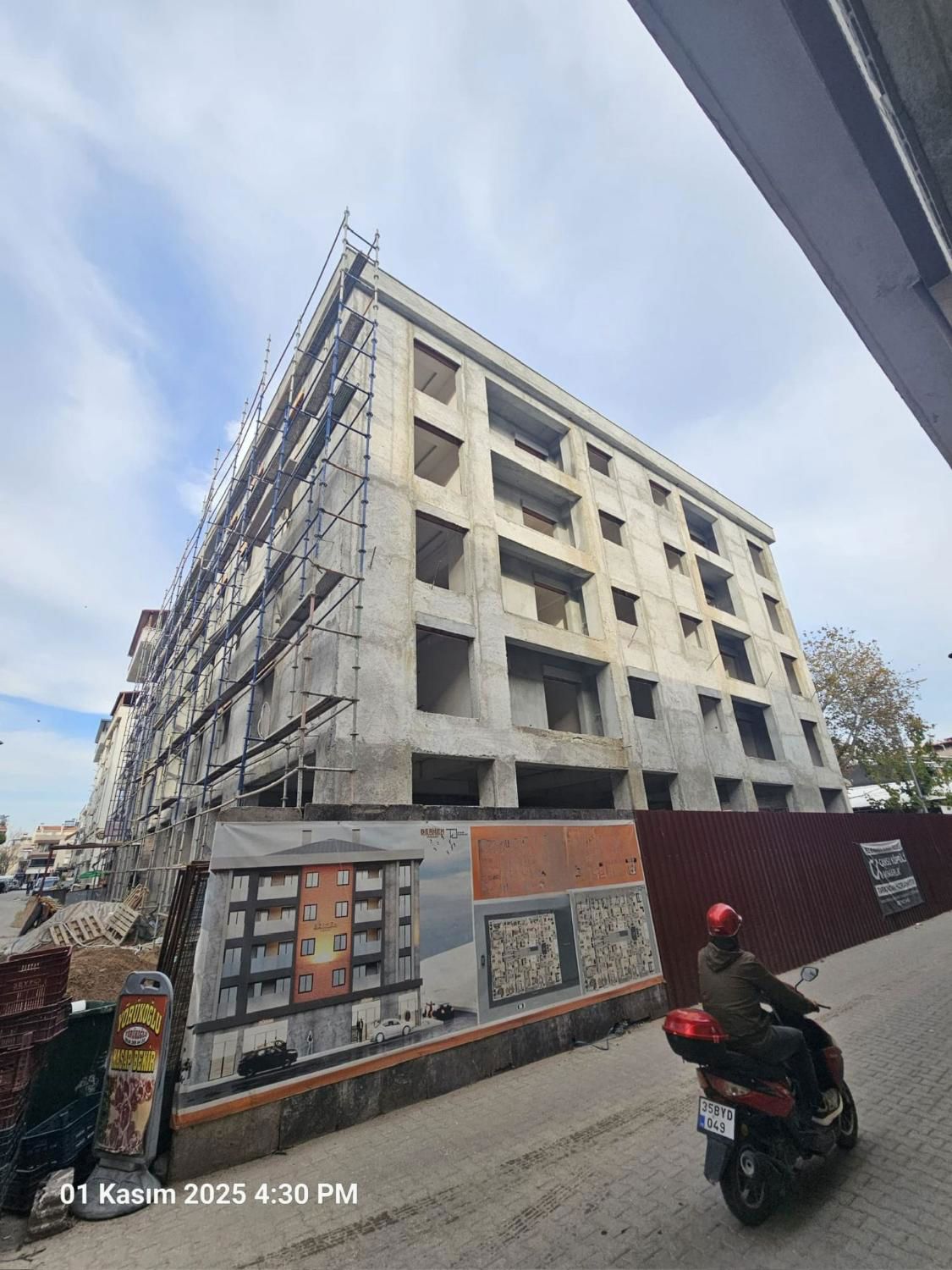 DIKILI MERKEZDE SATILIK 3+1 DAIRE